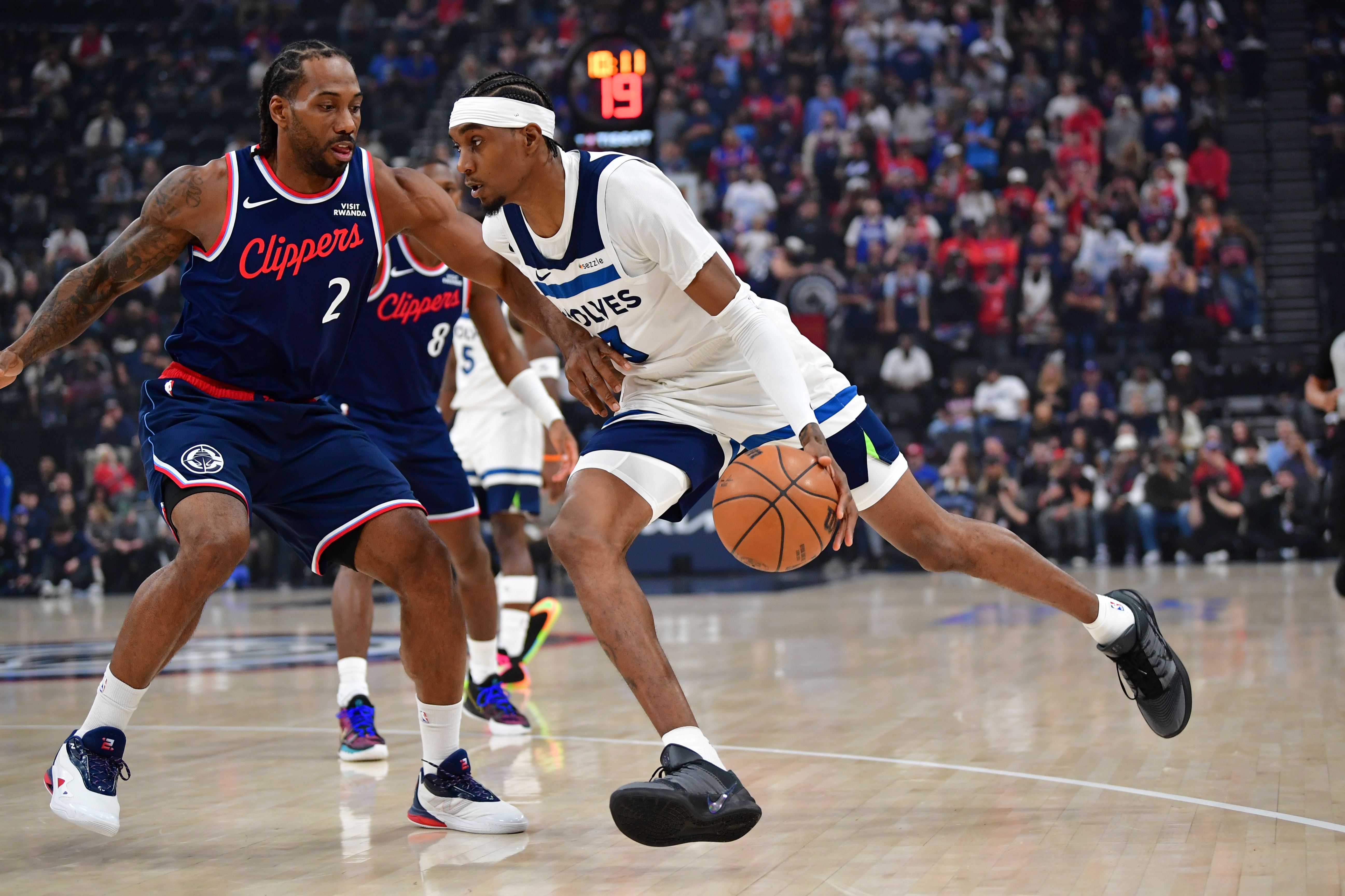 PP电子官方-听说你很能防？伦纳德近2次面对麦丹 场均43分&amp;三分命中率55.0%